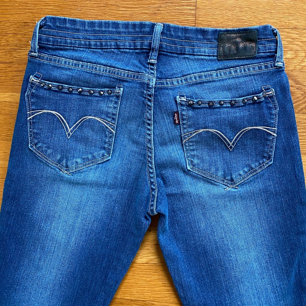 Demi Curve Levi Jeans